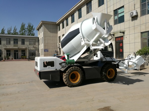 self loading concrete mixer 