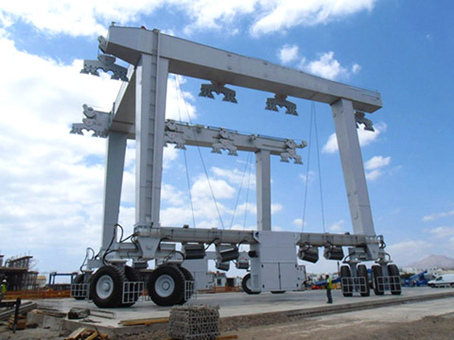 600 ton travel lift 